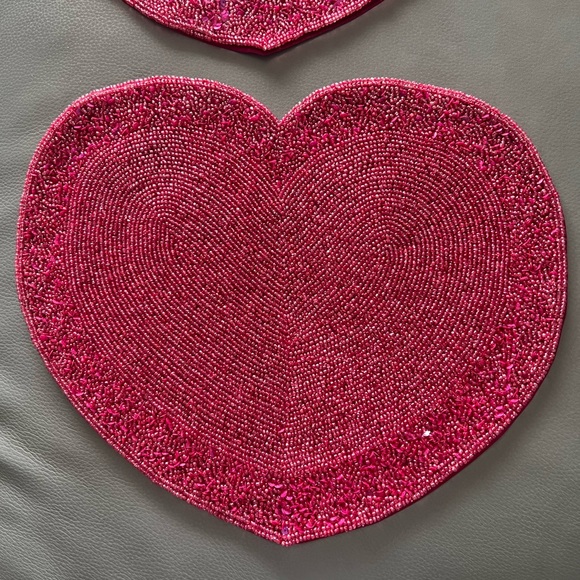 VINTAGE FUCHSIA/ DARK PINK BEADED PLACEMATS- TARGET- 2000- SET OF 2 - Picture 4 of 9
